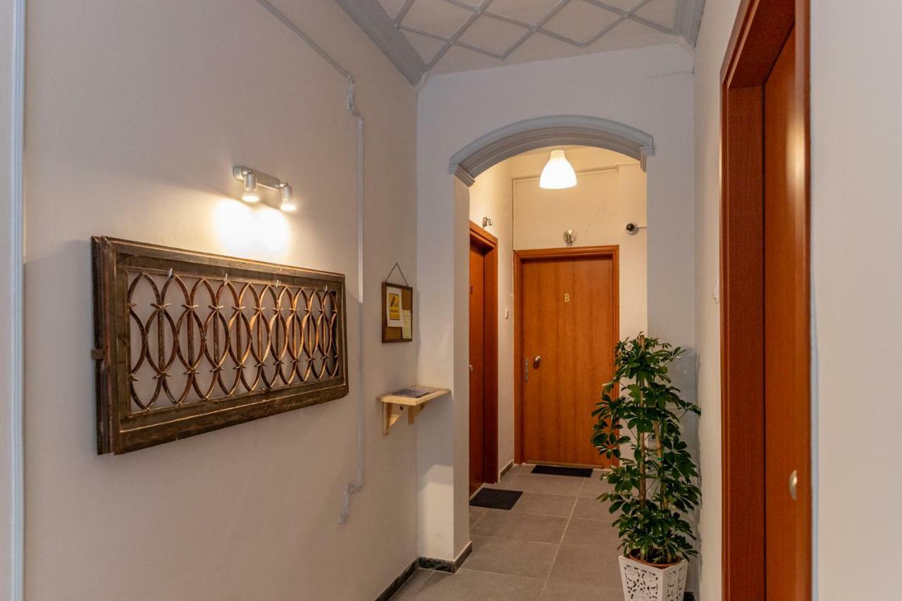 Ports Crossroad C Apartment
